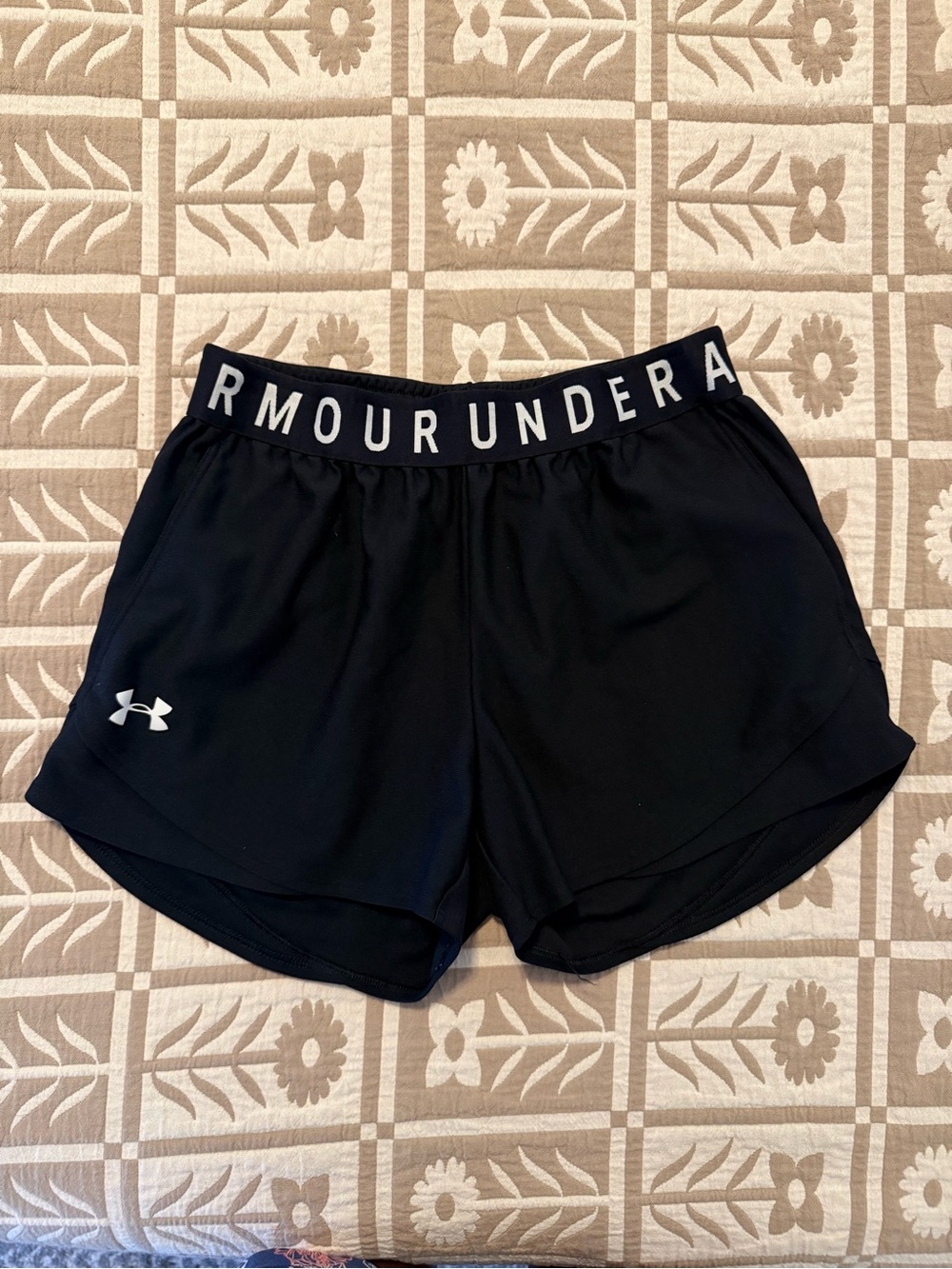 Under Armour Shorts - XS
